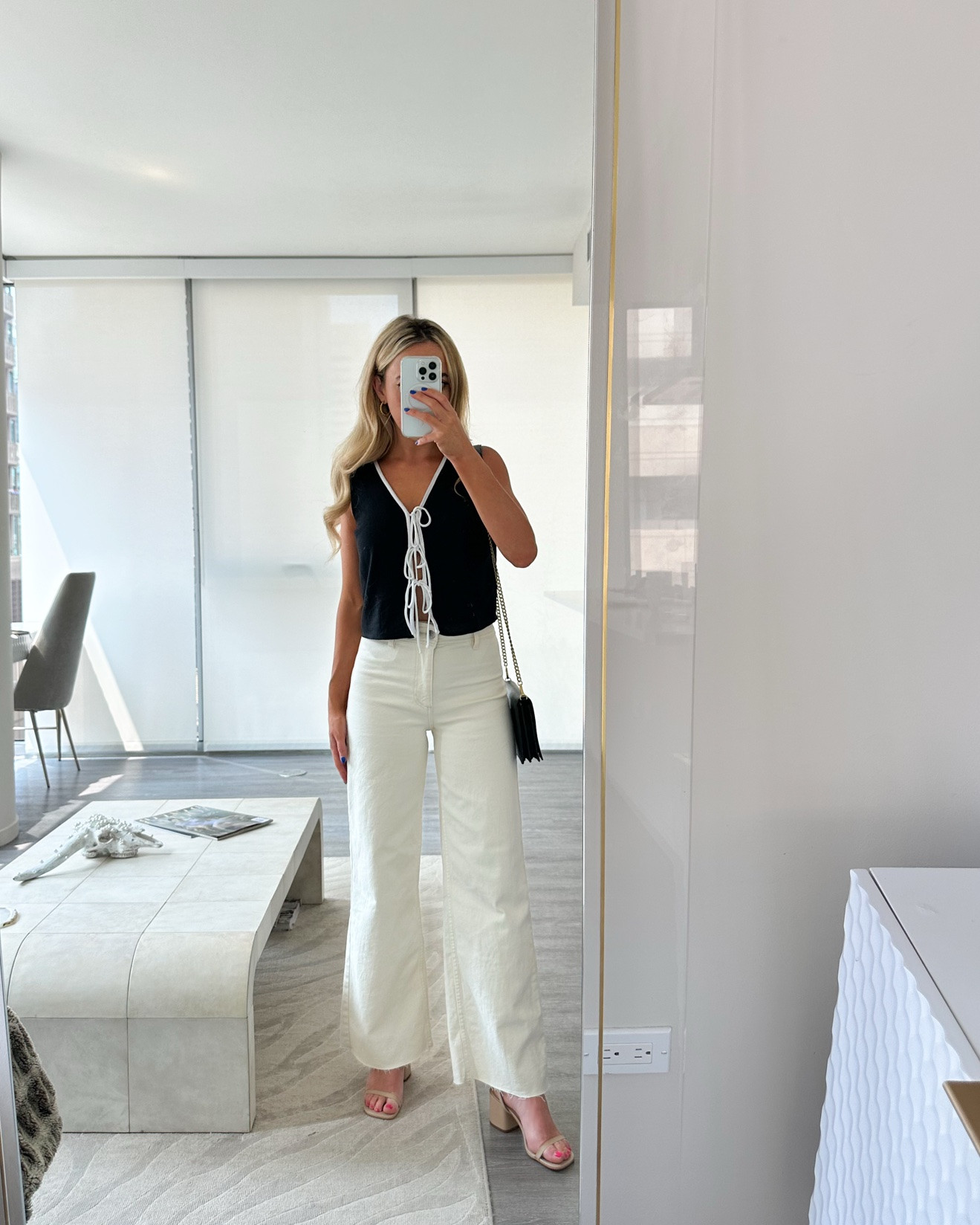 10 Easy White Denim Outfit Ideas to Recreate this Season

#LTKootd #LTKgrwm #LTKU