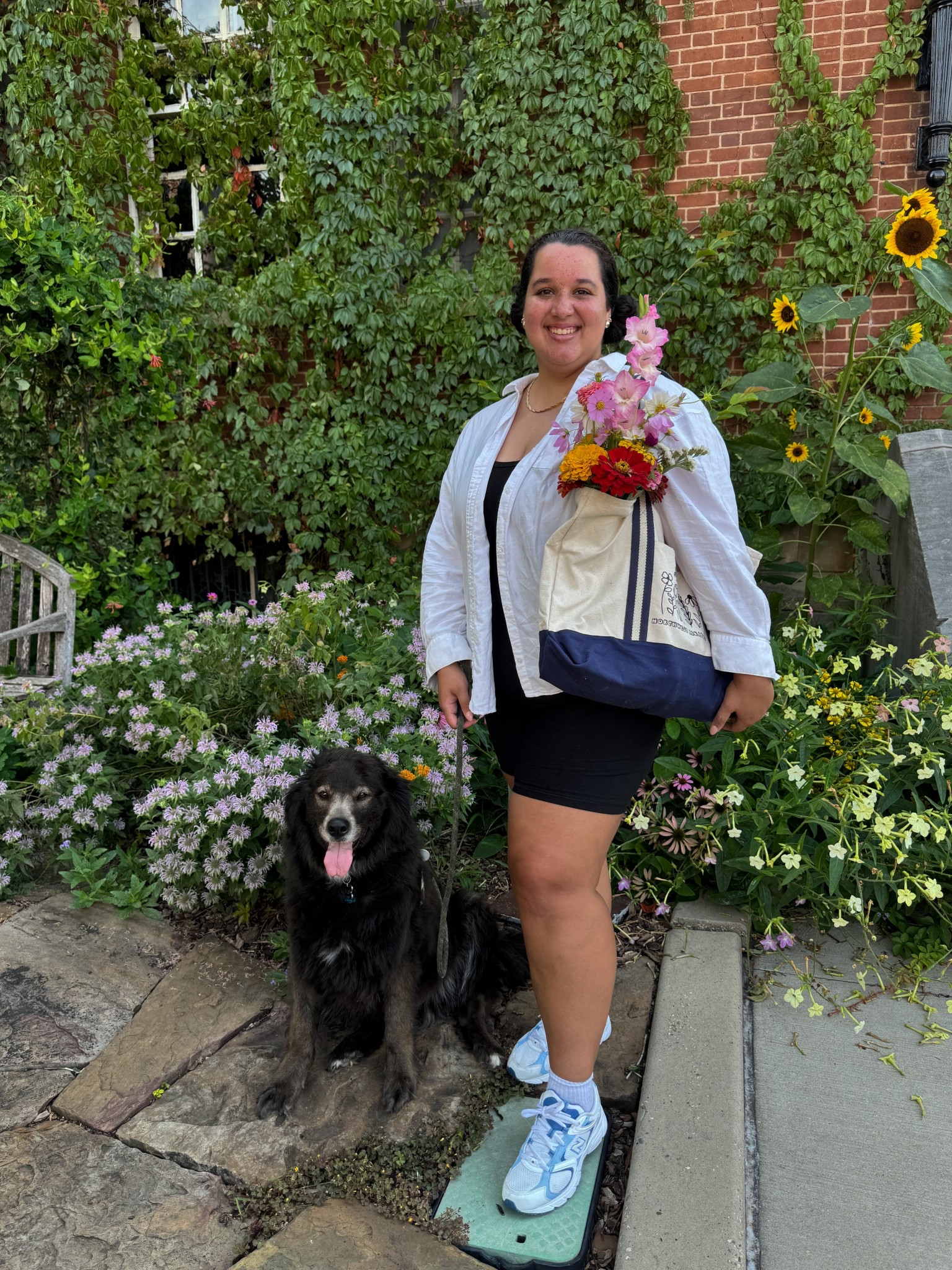 farmers market OOTD! tote bag is from my shop! www.allthingskagie.com 🌸

#LTKActive #LTKStyleTip