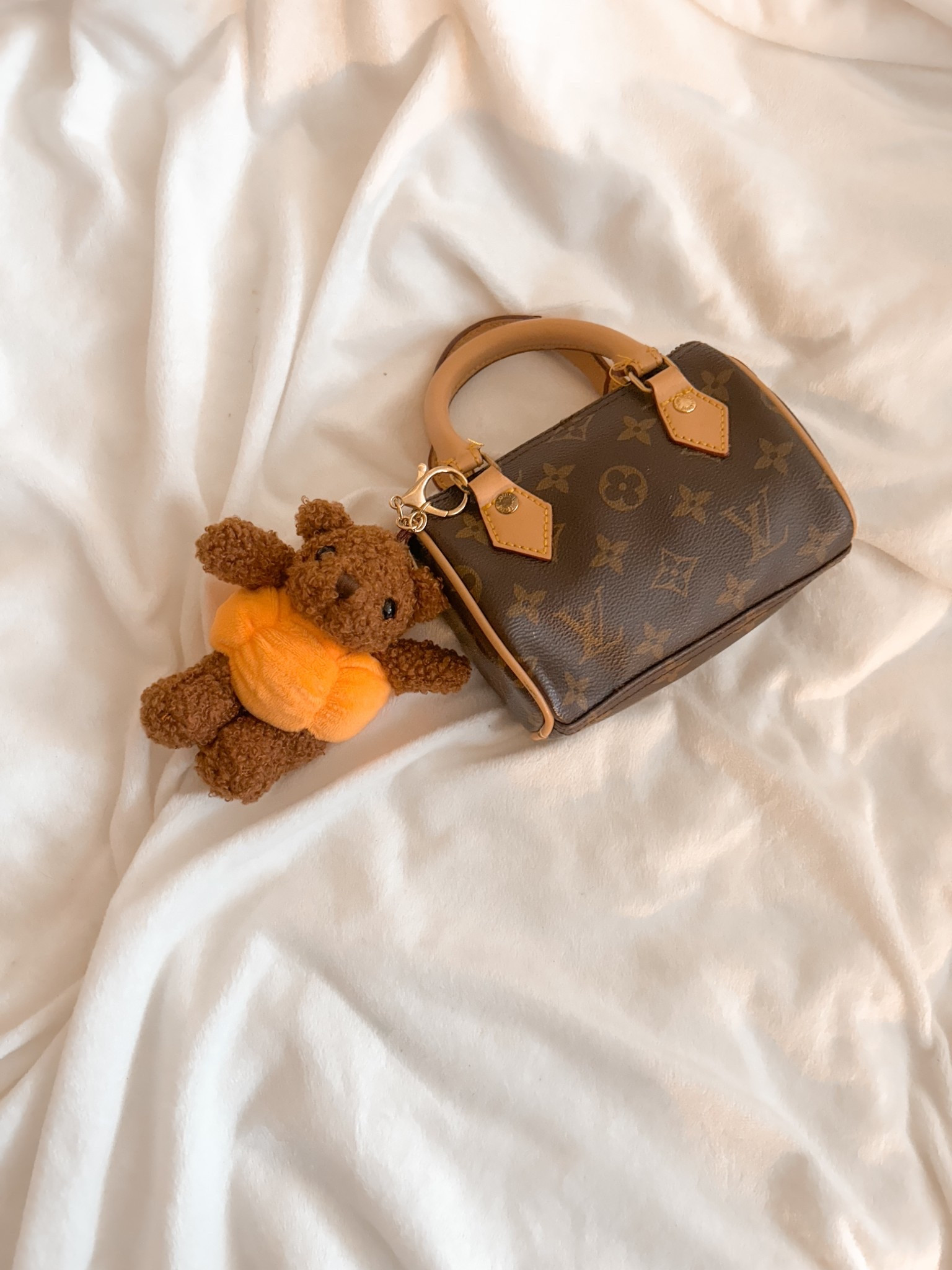 comfy outfits, comfy style, everyday style, everyday outfit, DHgate finds, DHgate purses, DHgate bags, mini speedy, nano speedy, Louis Vuitton, LV speedy 