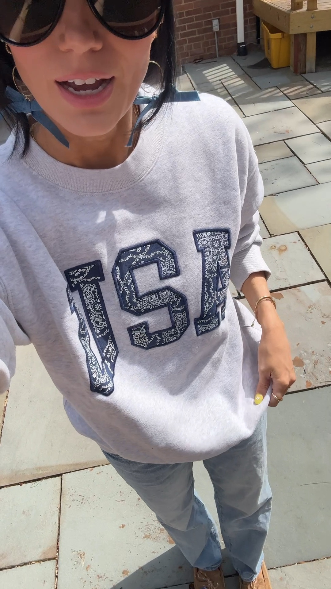 USA outfit of the day. Jeans are @Pistola Denim and Tts. Shoes are from @Macys and under $60. 