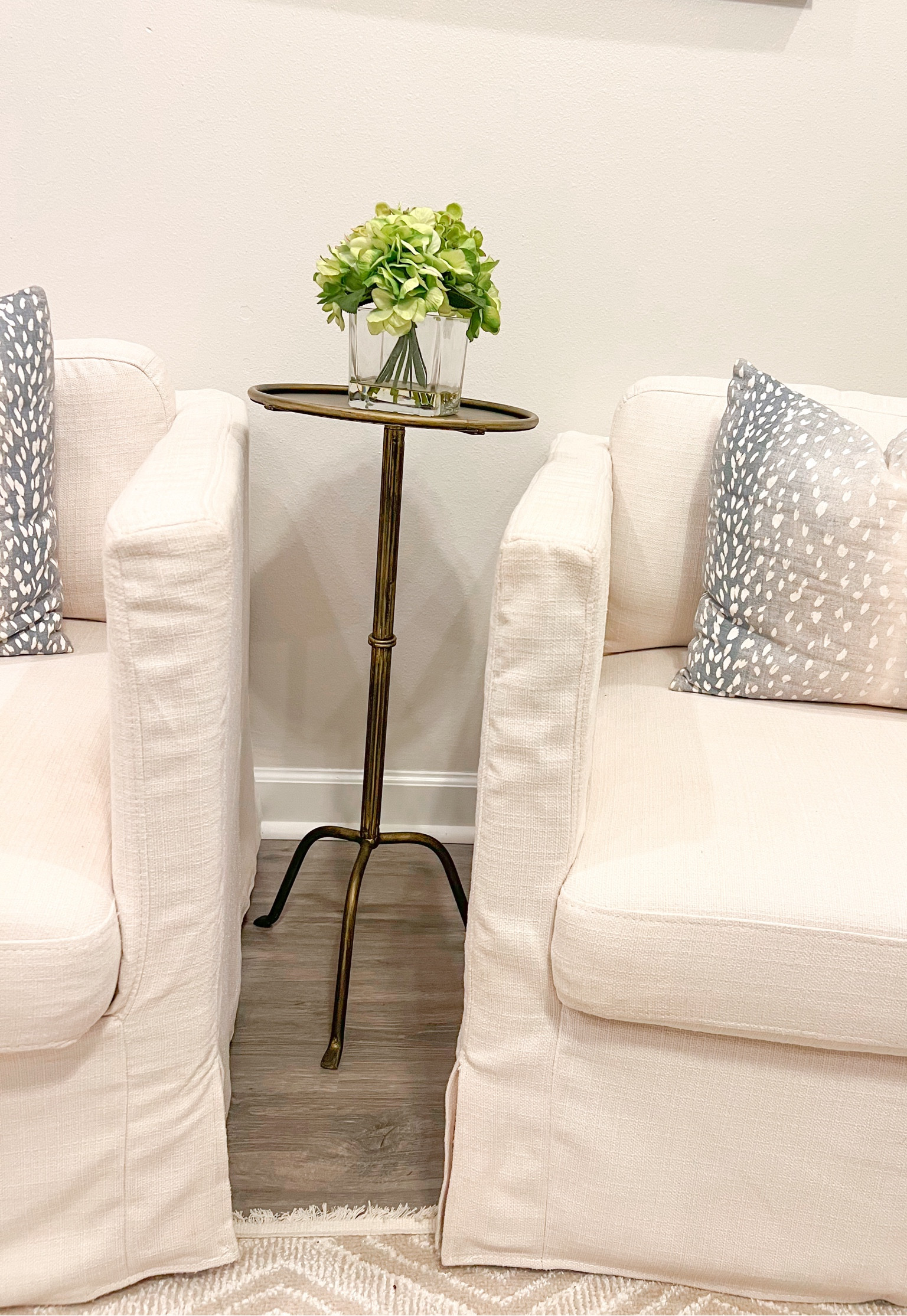 This little brass drink table is the perfect addition to any sitting area! I found it for a great price at Wayfair,  I am also linking some other similar tables I love! Save up to 70% off with fast shipping during Cyber Week!

@wayfair, #wayfair, #wayfairpartner



#LTKHome