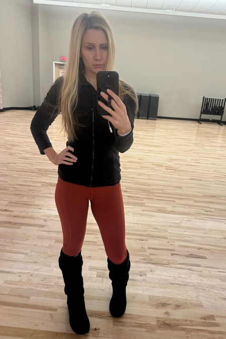 Schools closed, gyms open.  Obsessed with these new lululemon leg warmers.  They stay up and are sooo cute! 

#LTKfitness #LTKover40