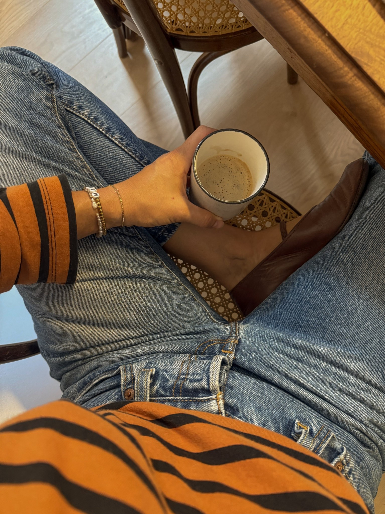 Everyday outfit - blue straight jeans, chocolate brown ballet flats, striped top. 

Top isn’t available anymore in this Color combo, but there are some other good ones. I’m eyeing the red/navy one! 😍

Mariner Top and shoes: Everlane
Jeans: Levi’s 501 crop



#LTKjeans #LTKstyletip #LTKeurope