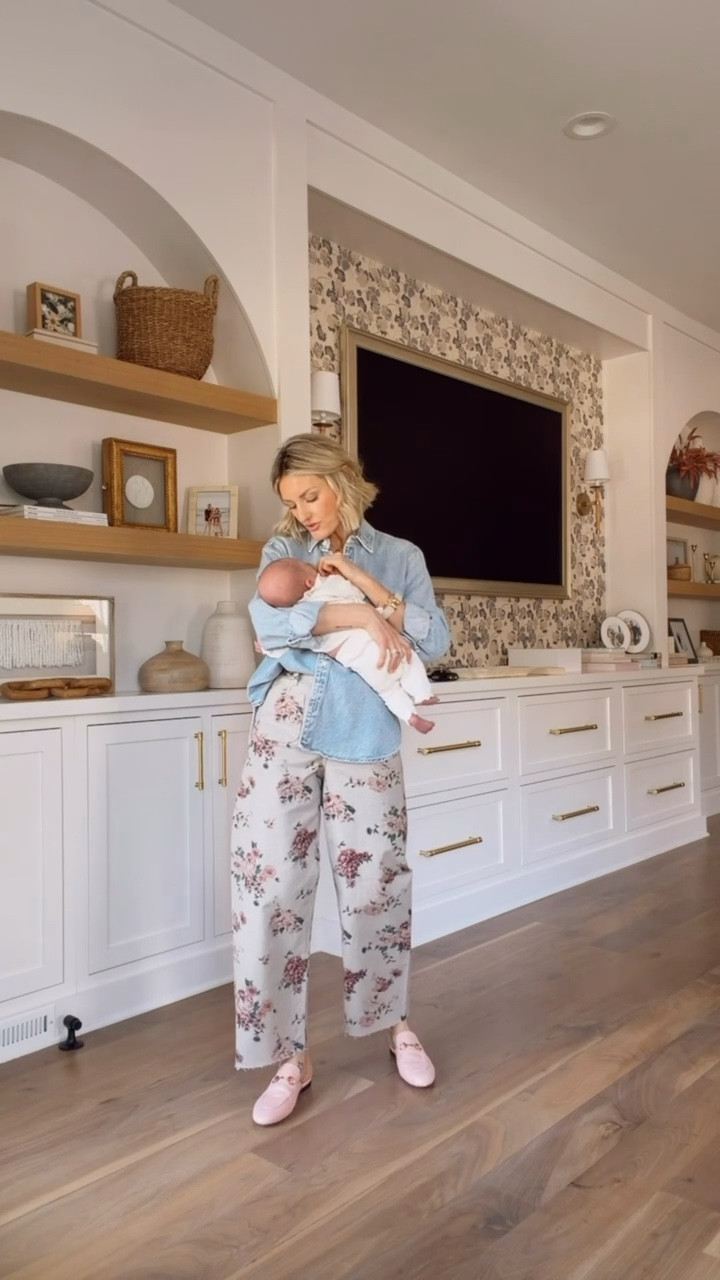 An easy elevated outfit for a mom! This shirt is great for breast feeding, & both the top & bottoms are at a great price point! Wearing M in the shirt & 2 in the jeans!

Loverly Grey, breast feeding friendly tops, denim shirt, chambray top, Target, spring outfit, mules 

#LTKmomlife #LTKBaby