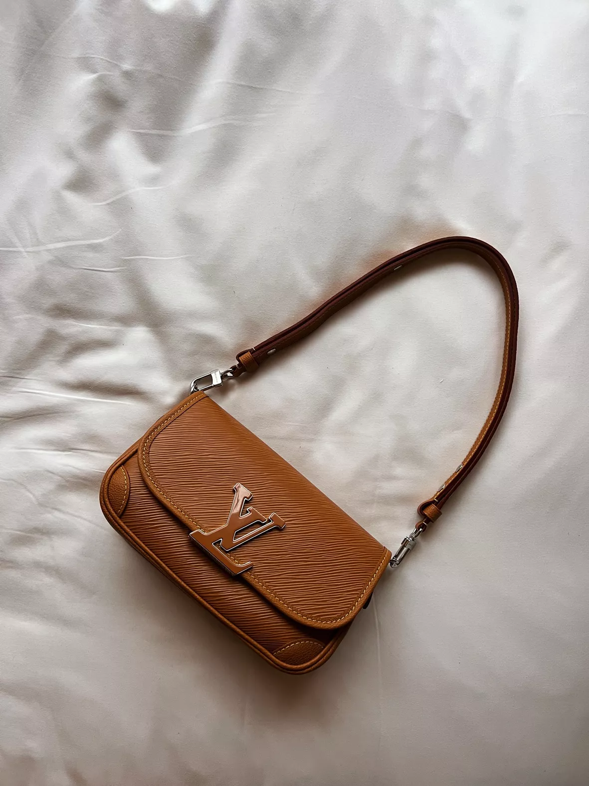 Louis Vuitton Buci Shoulder Bag - Farfetch