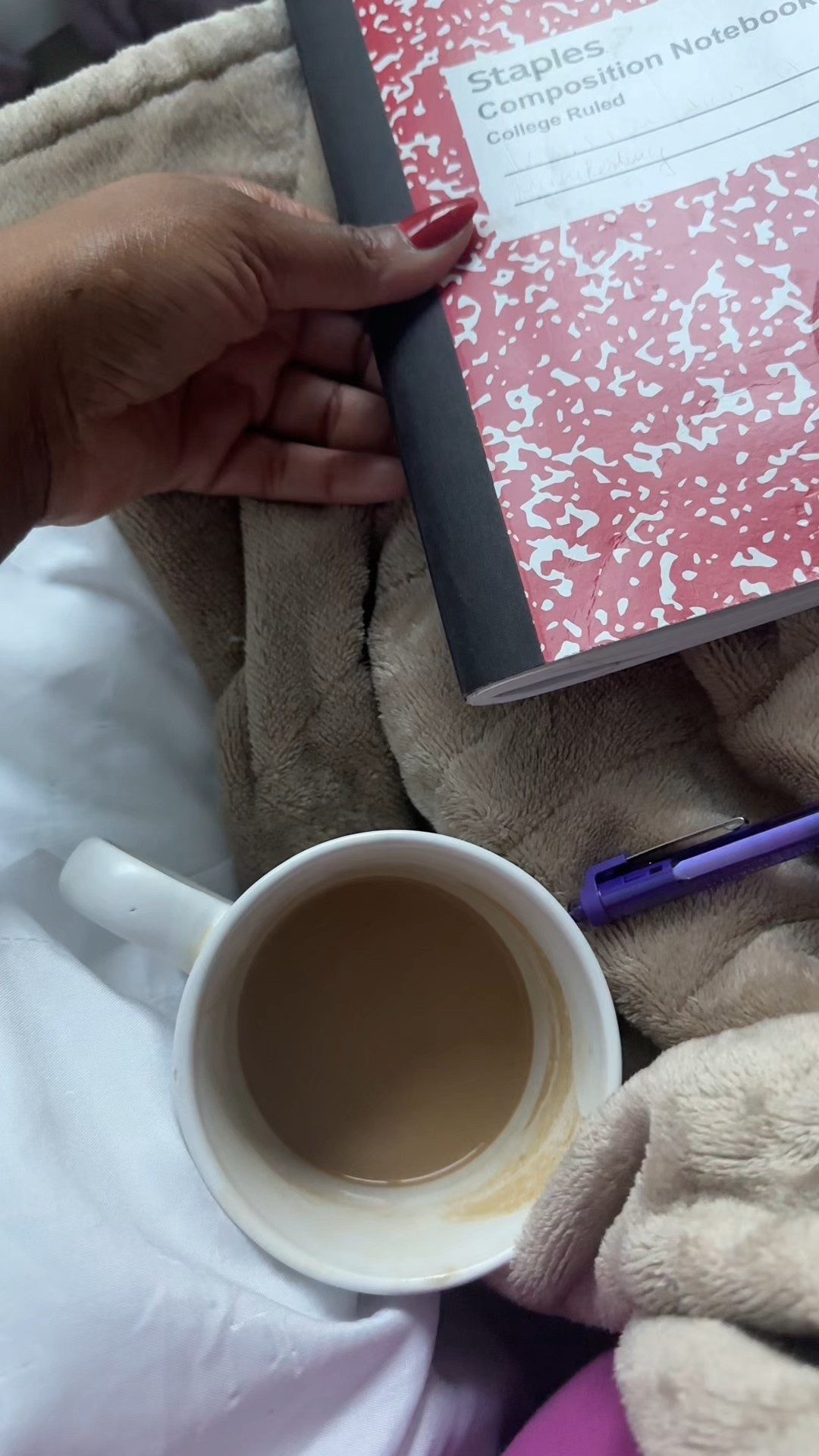 Vlogmas day 2

#LTKHoliday #LTKGiftGuide #LTKBeauty