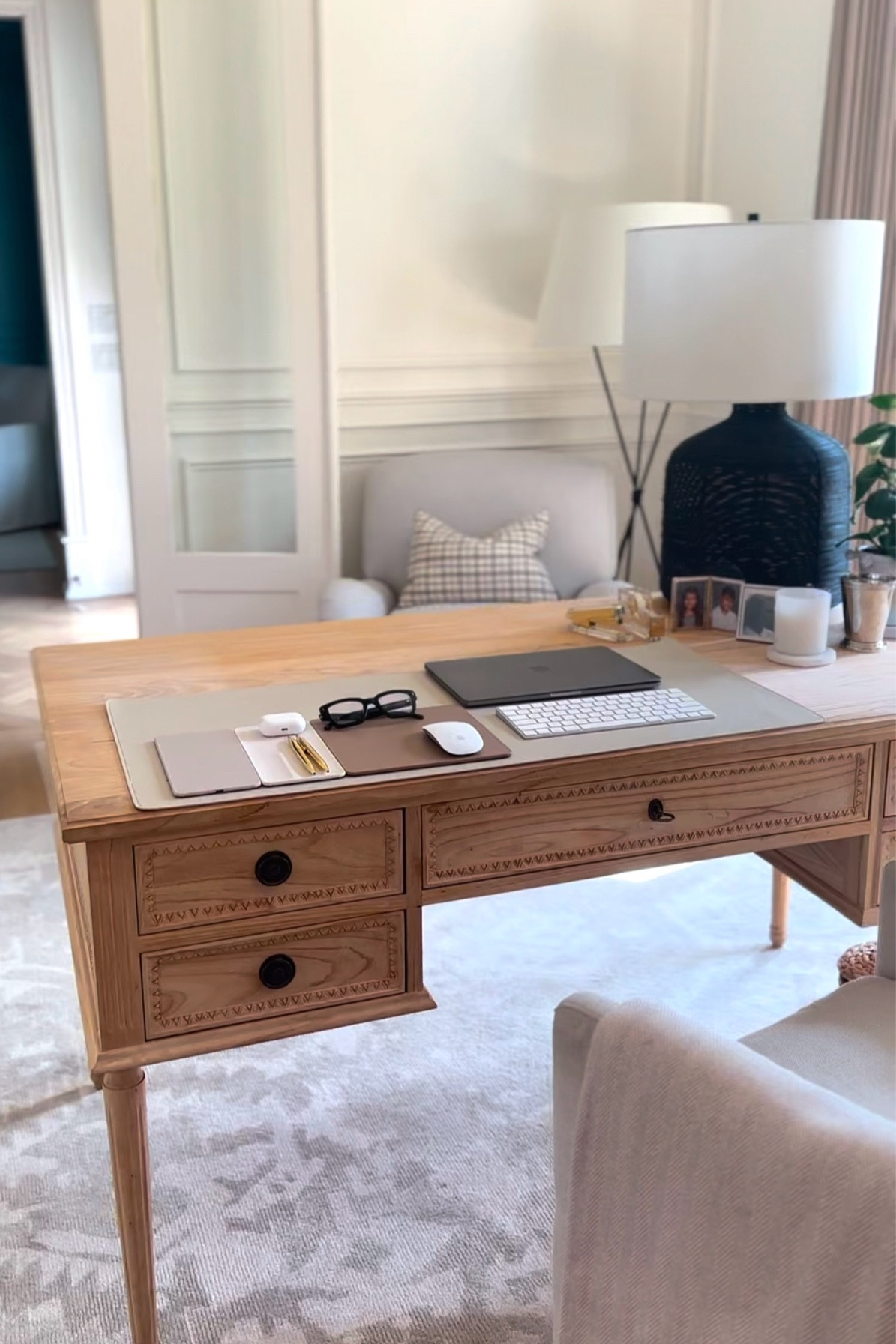 Home office

Colette desk

#LTKHome #LTKWorkwear