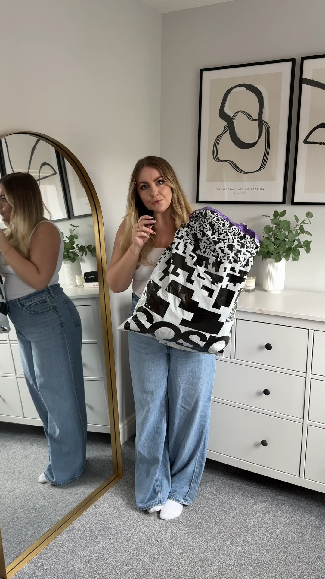 Bestie FaceTime to go through my asos order 🖤