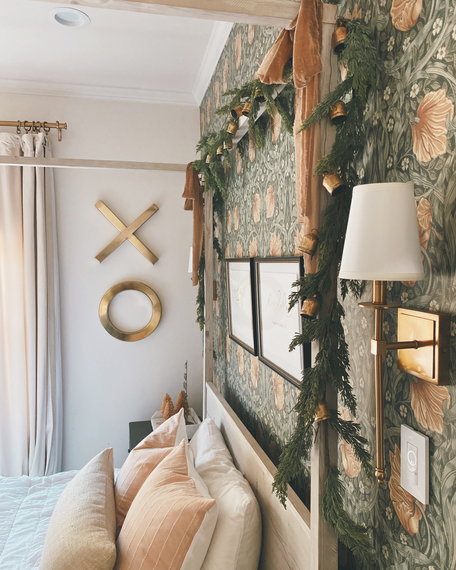 
Bedroom Christmas decor inspo with faux garland, gold vintage bells and velvet ribbon 🤍 #Christmasdecor #girlsroom #bedroom #garland #fauxgarland

#LTKHoliday #LTKSeasonal #LTKhome