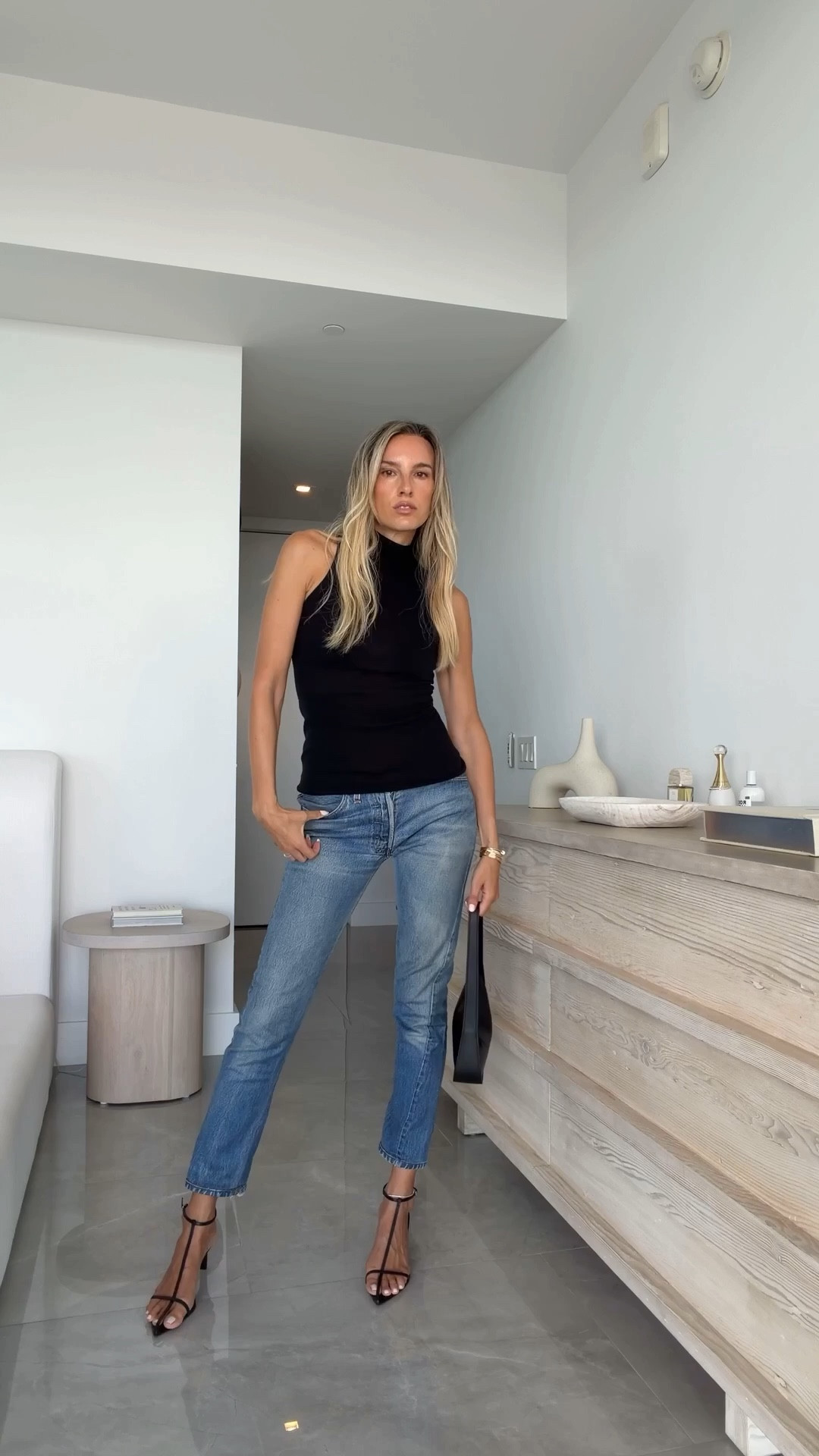 Effortless ‘90s elegance inspired by Carolyn Bessette‑Kennedy. Understated luxury that never goes out of style. The ultimate minimalist look — less really is more.

Carolyn Bessette Kennedy style, CBK style, 90s minimalist fashion, quiet luxury outfit

#LTKdayinmylife #LTKootd #LTKgrwm