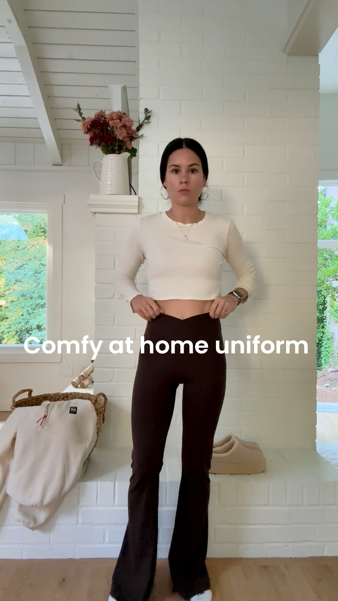 Comfy + cute = my fall uniform 🤎🍂 I’ve been living in these chocolate flared leggings — they’re super flattering and feel like a second skin. Paired them with a soft cropped long sleeve and my go-to cozy quarter zip for layering. Finished it off with these sherpa slippers because… cozy season is officially here!

Everything’s linked for you below 🫶
#FallOutfit #CozyVibes #LTKFall #NeutralStyle #LoungewearGoals #LTKUnder50 #OOTD #MinimalStyle #CasualChic #EverydayOutfit

#LTKSaleAlert #LTKStyleTip #LTKActive