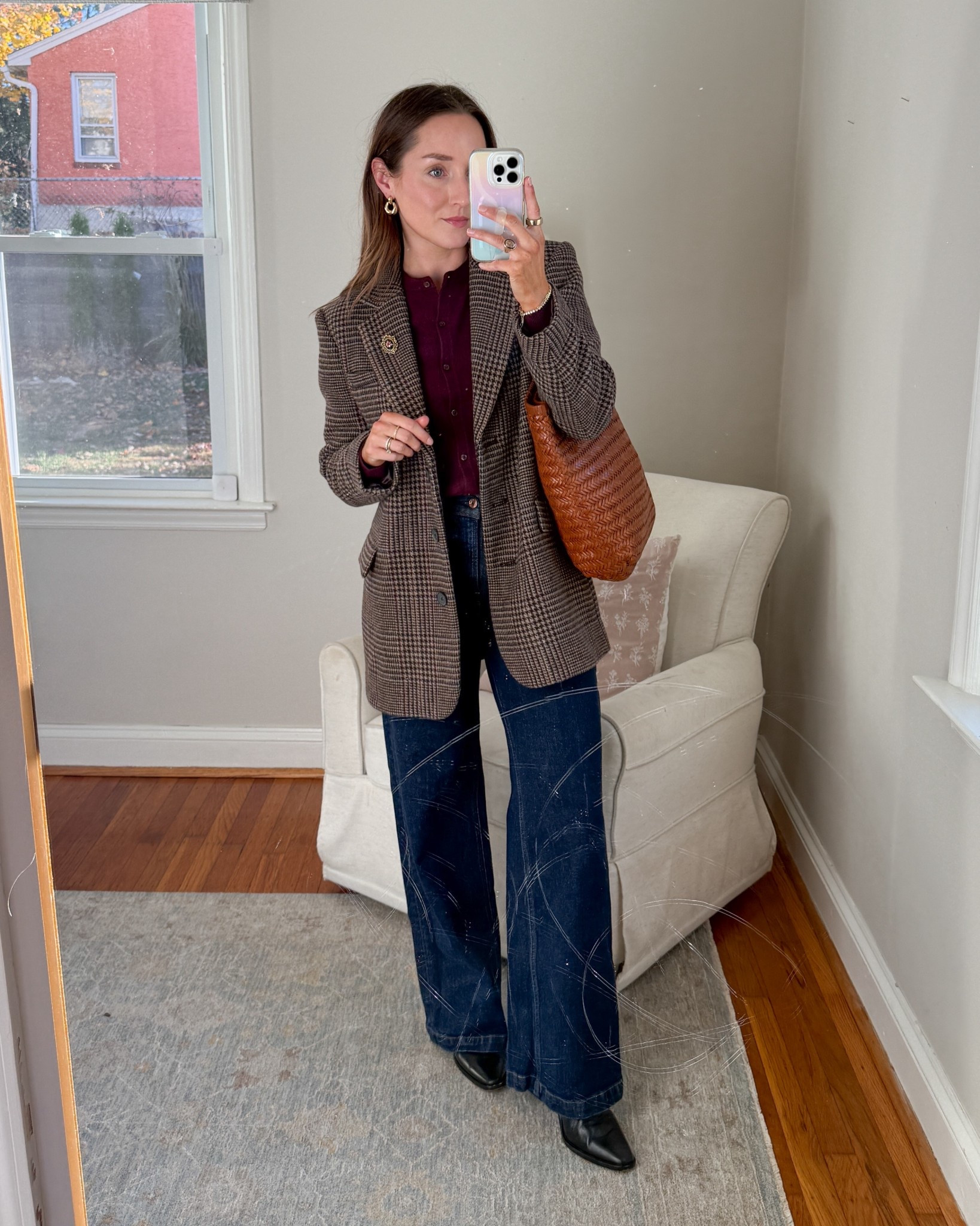 Grab a pair of the gap high-rise dried jeans on sale today for $35! I’m wearing a 25 regular and they are the perfect length for me to wear with a small heel or bootie.