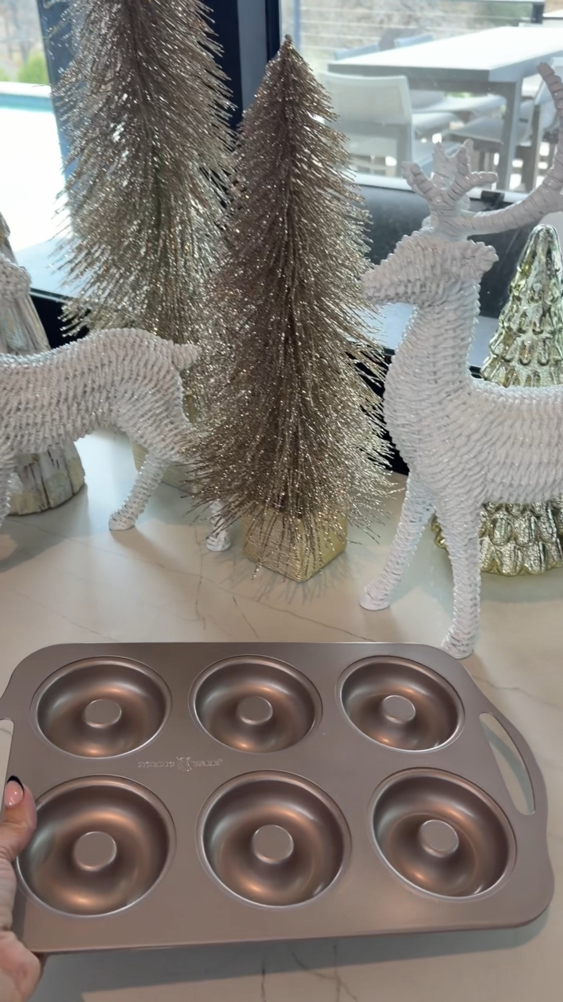 The cutest holiday wreath mimosas! Everything you need here! 

#LTKHome #LTKGiftGuide #LTKHoliday