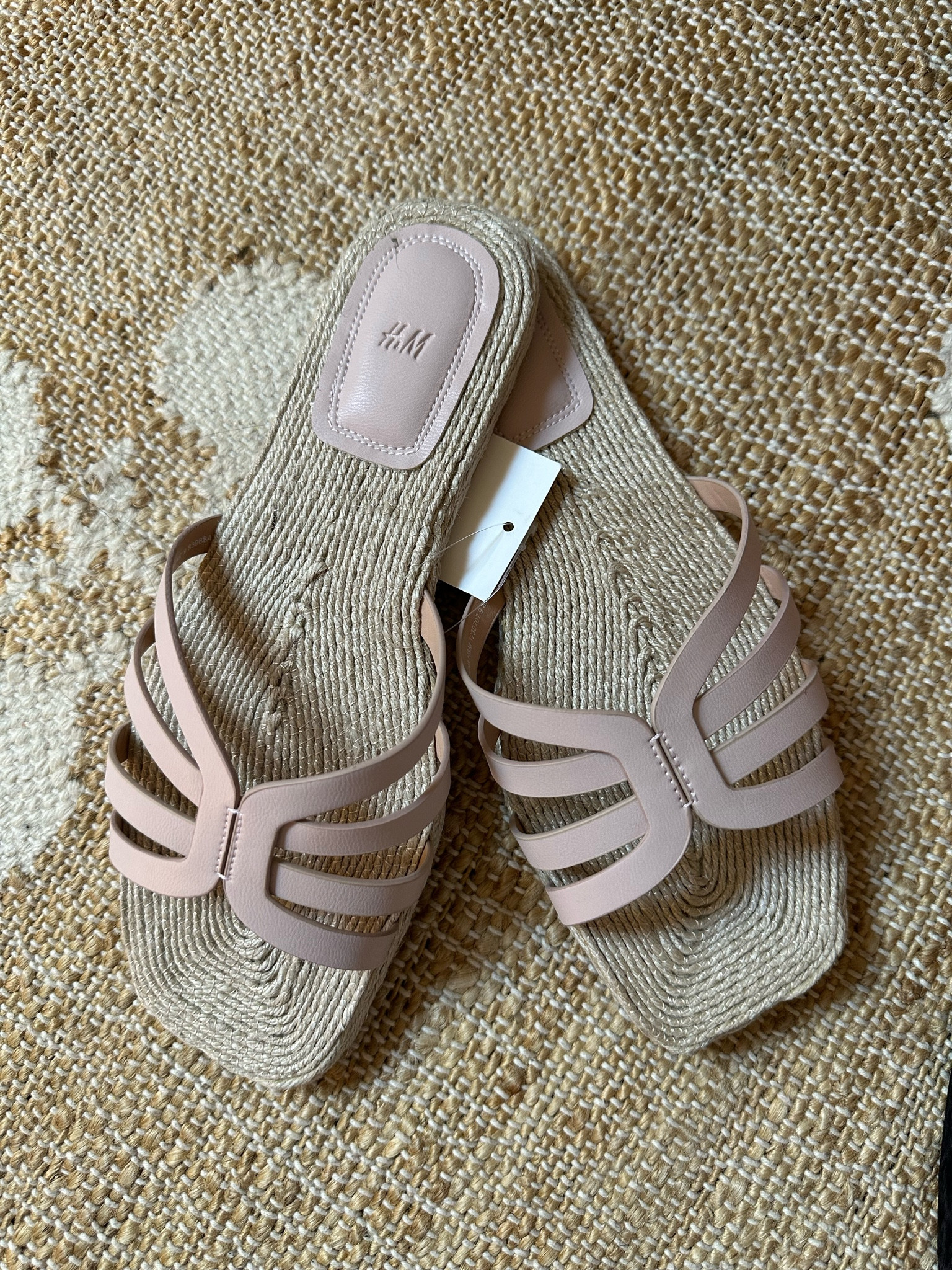 Sandals under $20 

#LTKStyleTip #LTKSeasonal #LTKFindsUnder50