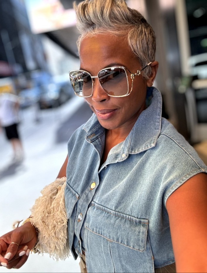 Denim never runs old.ftts | wearing size small#fashion #nyfw #styletip #denimtoo #denim #sunglasses #ootd #outfit inspo #amazonfinds

#LTKStyleTip #LTKOver40