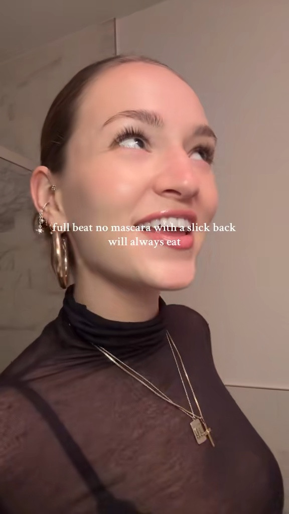 shirt is Zara but sold out so linked similar🖤