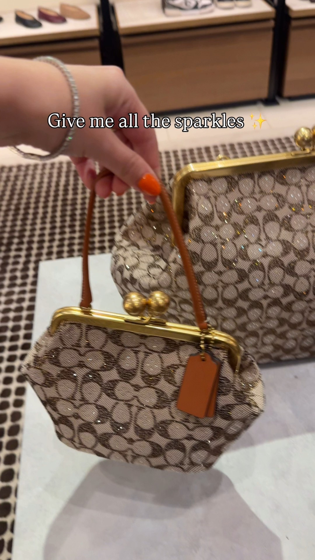 Coach’s crystal signature collection might be an all time favorite for me and would be the perfect Christmas gift 😍 
Coach bag
Coach purses 


#LTKGiftGuide #LTKHoliday #LTKItBag