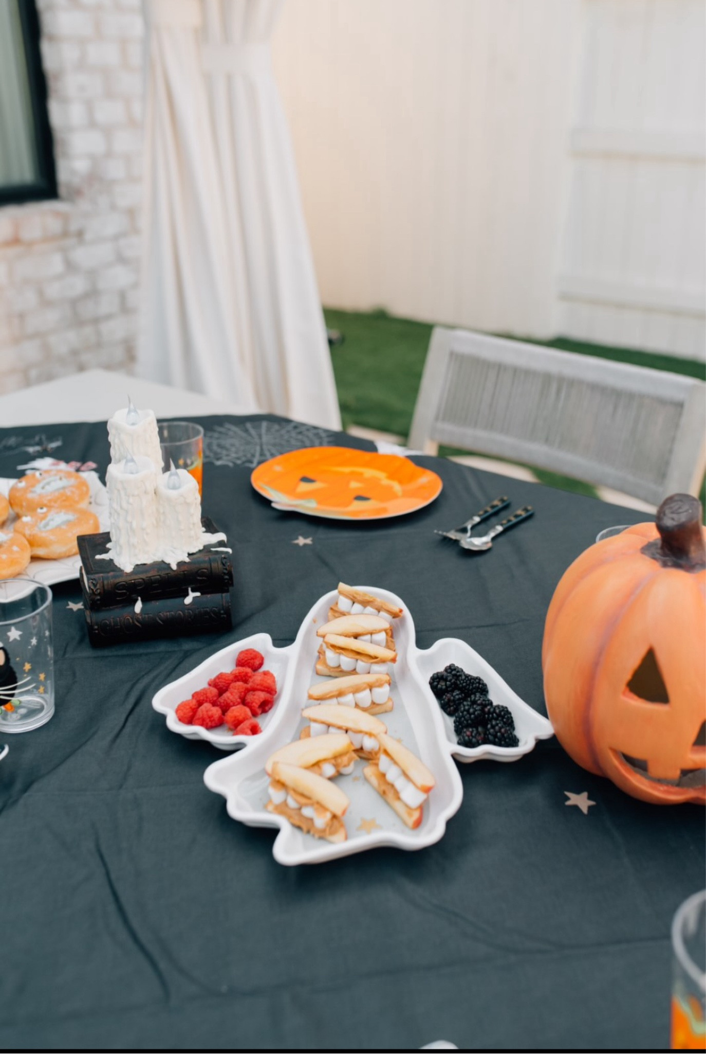 Pottery barn Halloween 

#LTKHalloween #LTKStyleTip #LTKHoliday