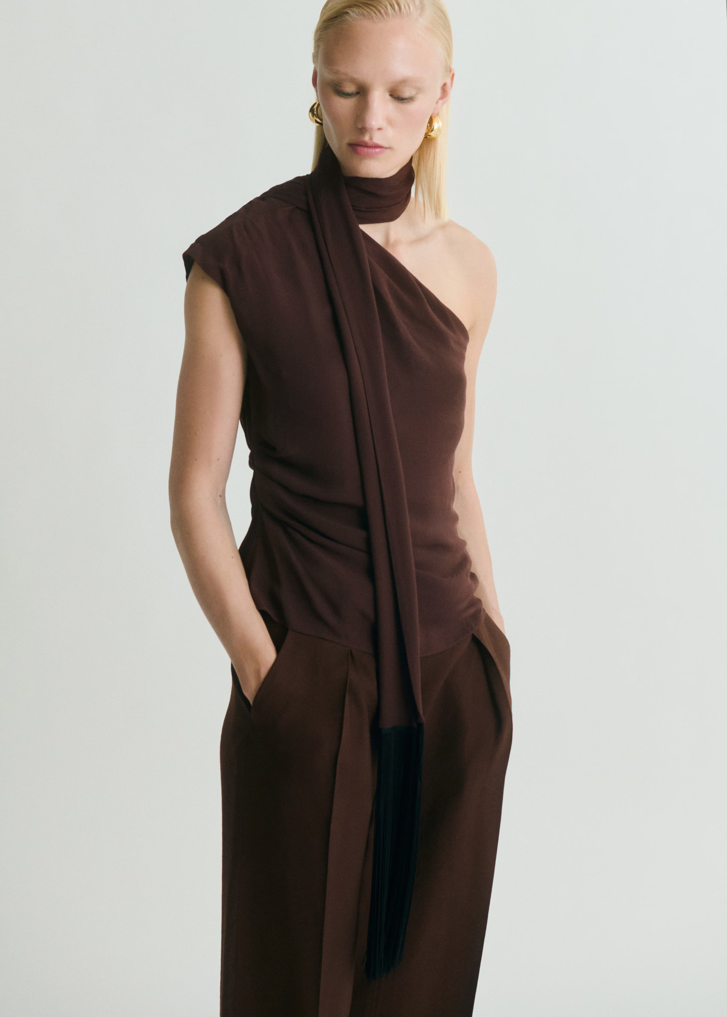 Pleat detail trousers | MANGO (UK)