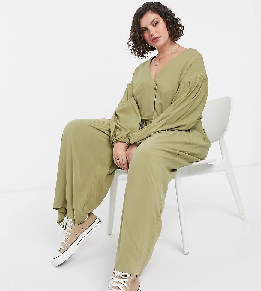 ASOS DESIGN curve wrap smock jumpsuit with button in khaki-Green | ASOS (Global)