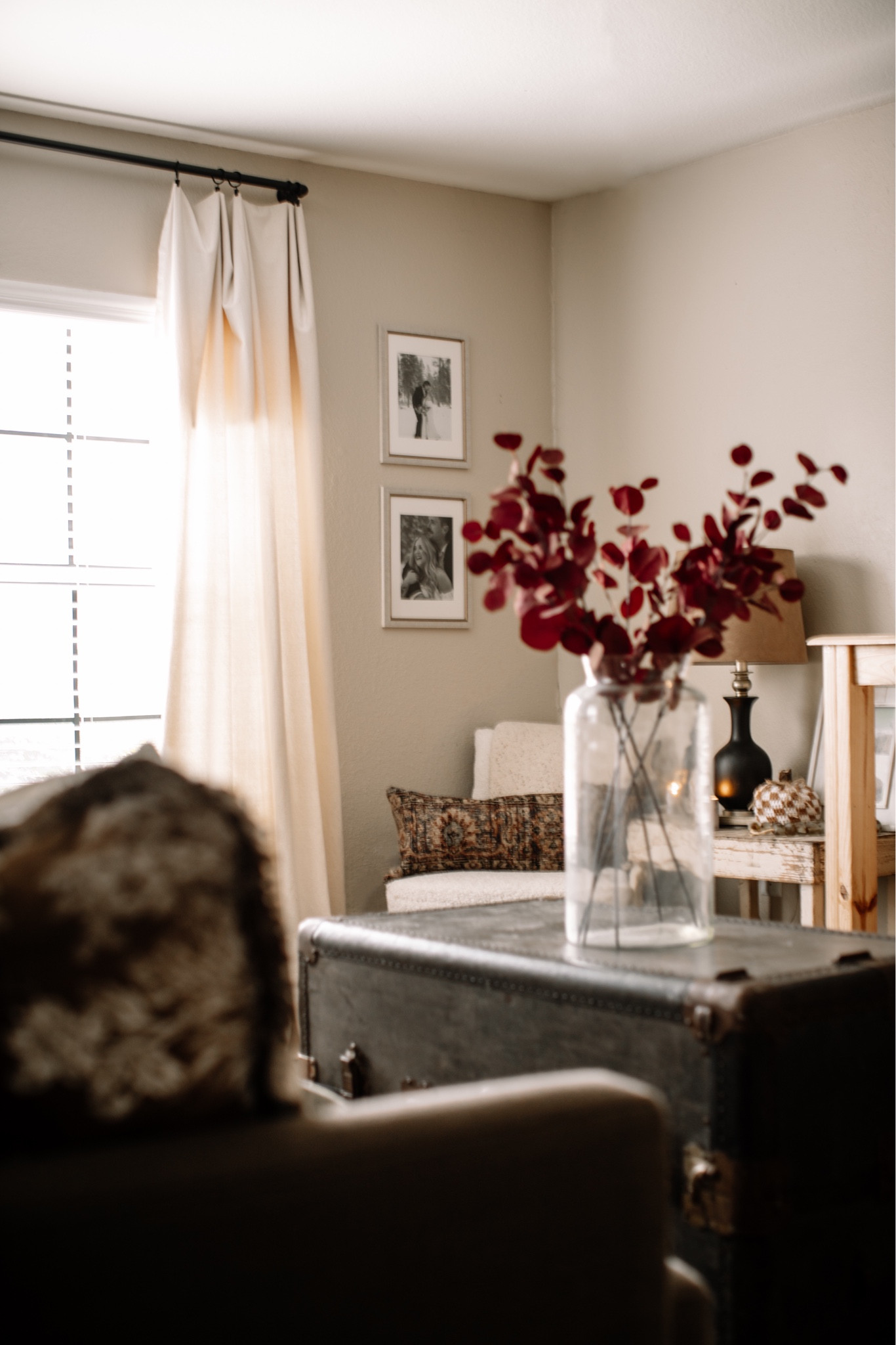 Shop my living room! 

#LTKstyletip #LTKhome #LTKSeasonal