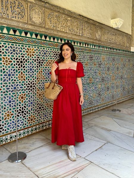 This red midi dress paired with white sneakers is my go-to for summer! Perfect for whatever occasion whether brunch or date night! I'm wearing a size 2.
#outfitidea #petitestyle #summerfashion #vacationlook

#LTKShoeCrush #LTKSeasonal #LTKStyleTip