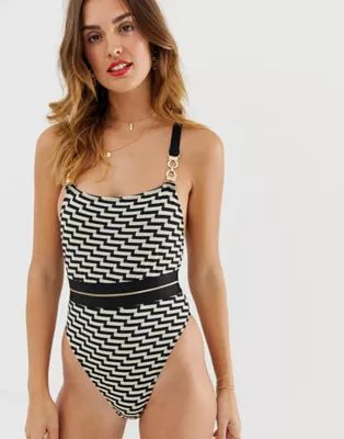 River Island – Badeanzug mit eckigem Ausschnitt und Zickzack-Print | ASOS DE