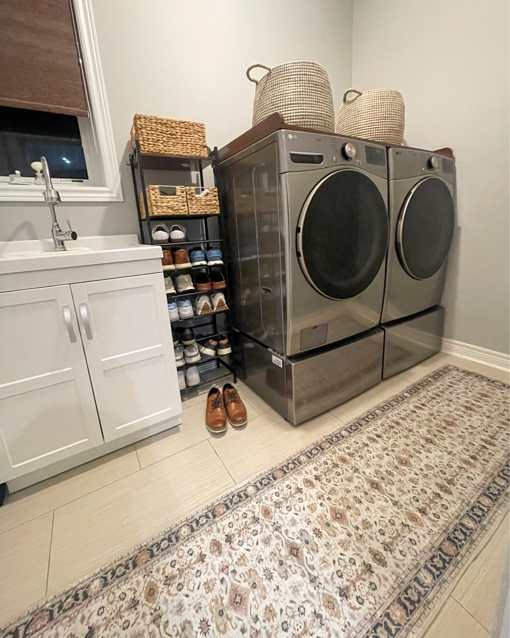 Teeny Tiny Laundry Room/Mudroom Refresh 🧺

Needed to replace our machines very unexpectedly so a little budget friendly refresh was in order! Love this washable rug! Perfect for wet boots. Still need new fixtures but so far these touches make having to buy new machines a bit more palatable! 


#LTKcanada #LTKfamily
