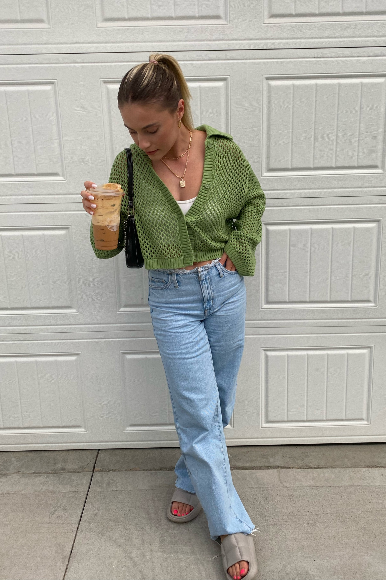 The perfect spring top/cardigan. You could wear this so many ways, swimsuit cover up, with jeans, shorts, or dress! Also such a fun pop of color 💓