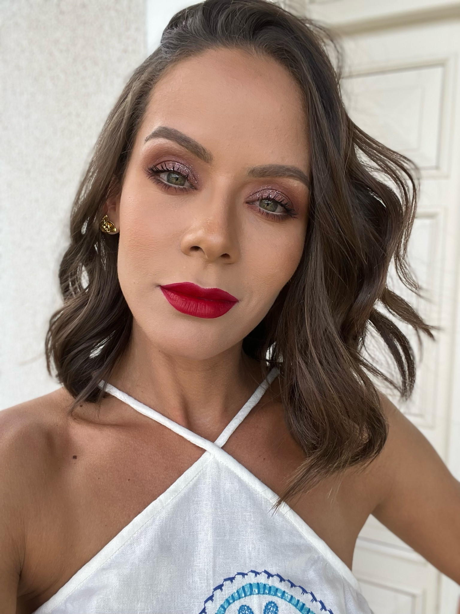 Sombra líquida brilhosa