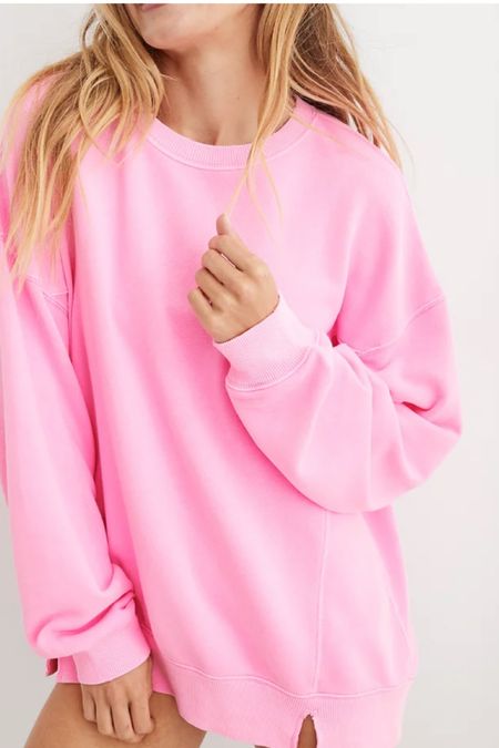 Oversized pink sweater


#LTKfindsunder50 #LTKSeasonal #LTKstyletip