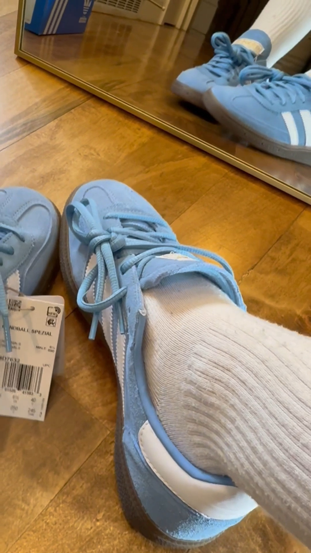 Adidas Handball Spezial – Retro Style, Modern Edge! 👟✨

Looking for the perfect mix of vintage and street style? The Handball Spezial brings ‘70s court-inspired design to everyday wear with suede uppers, serrated 3-Stripes, and a gum rubber outsole for flexible traction. Classic, stylish, and built for all-day comfort—take your look to the next level!

Don’t miss out—grab your pair today! 🔥

#LTKStyleTip #LTKWatchNow #LTKU