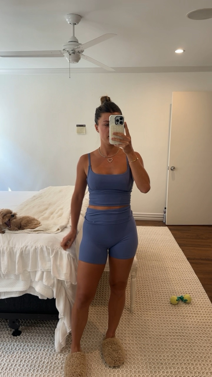 vitality are some of my fav workout sets! buttery soft & sculpting without cutting your circulation off lol

small in everything