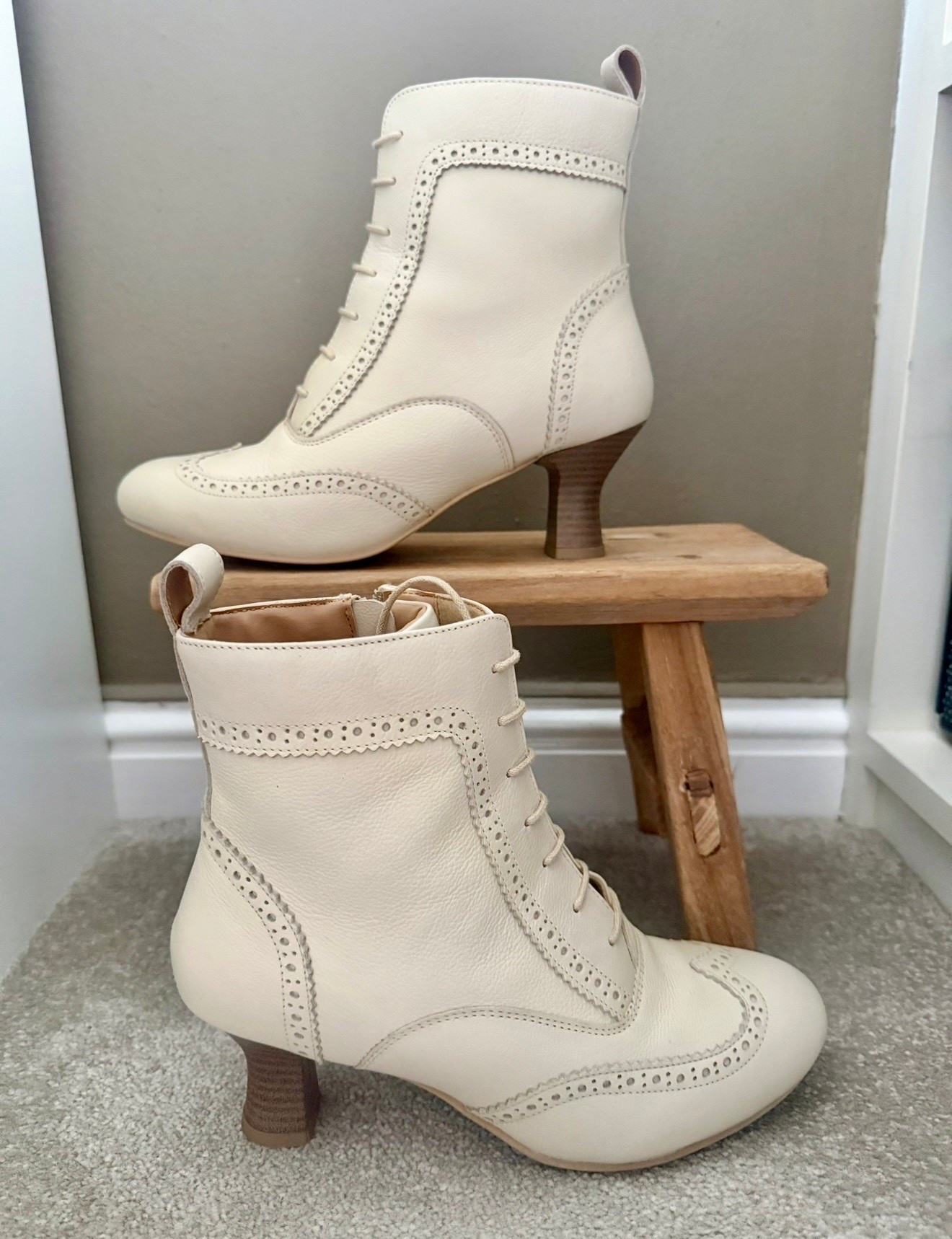 Looking for the perfect pair of vintage style spring/summer boots? Then look no further! Made of leather with a comfortable kitten heel, these boots are perfect to wear with jeans, smart trousers, skirts or dresses. 

U.K. blogger, country style, shoes, over 40, classic, timeless, Joe Browns.

#LTKspring #LTKuk #LTKshoes