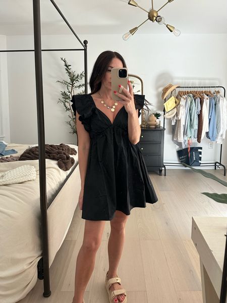 The perfect black dress from Amazon


#LTKSeasonal #LTKFindsUnder50 #LTKStyleTip