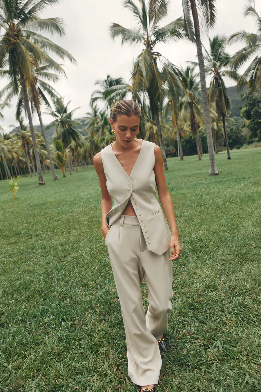 CELINE PEBBLE LONGLINE VEST | DISSH