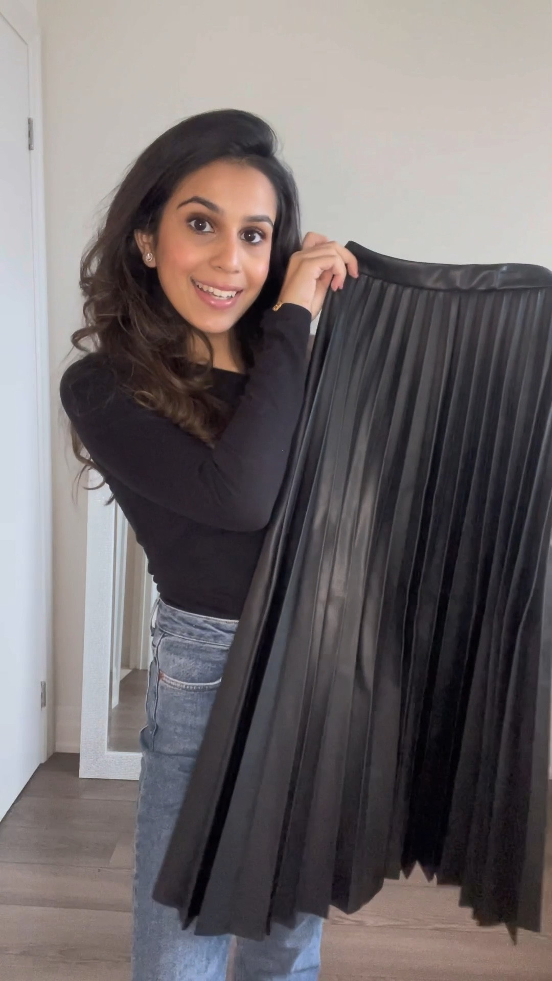 3 ways to style a midi leather skirt in the winter 

#LTKHoliday #LTKSeasonal #LTKstyletip