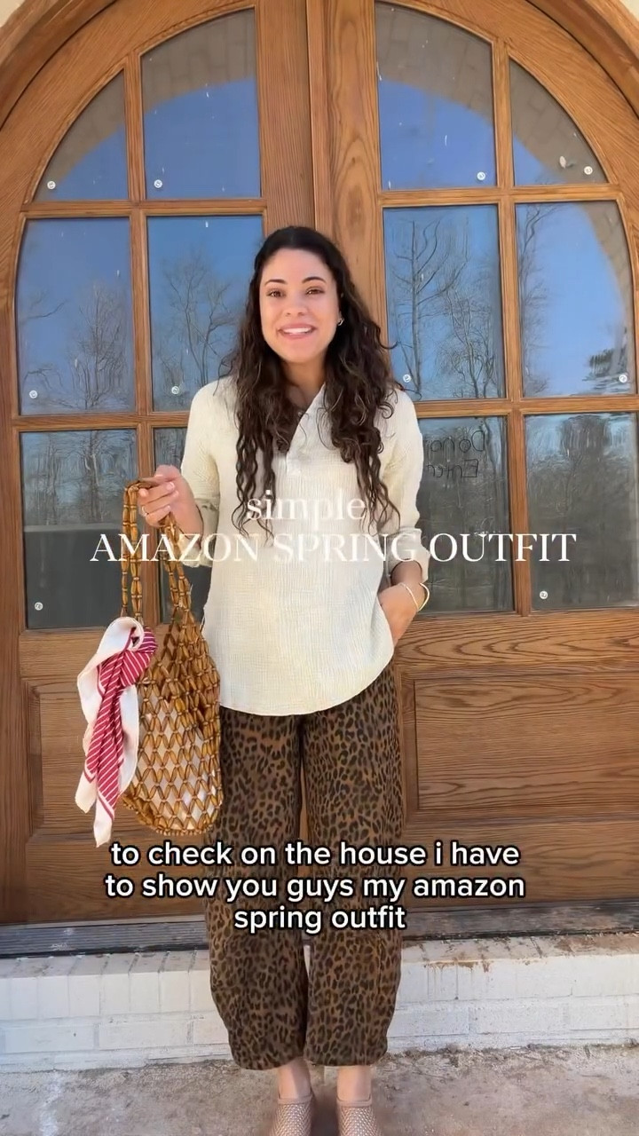 Type “SPRING” for links to the entire outfit and my FAV linen top!!!🤎 Perfect to go with any pants or shorts! 😍 my favorite printed pants that are so flattering and the cutest spring hand bag!!! #springfashion #amazonoutfits #amazonfashion