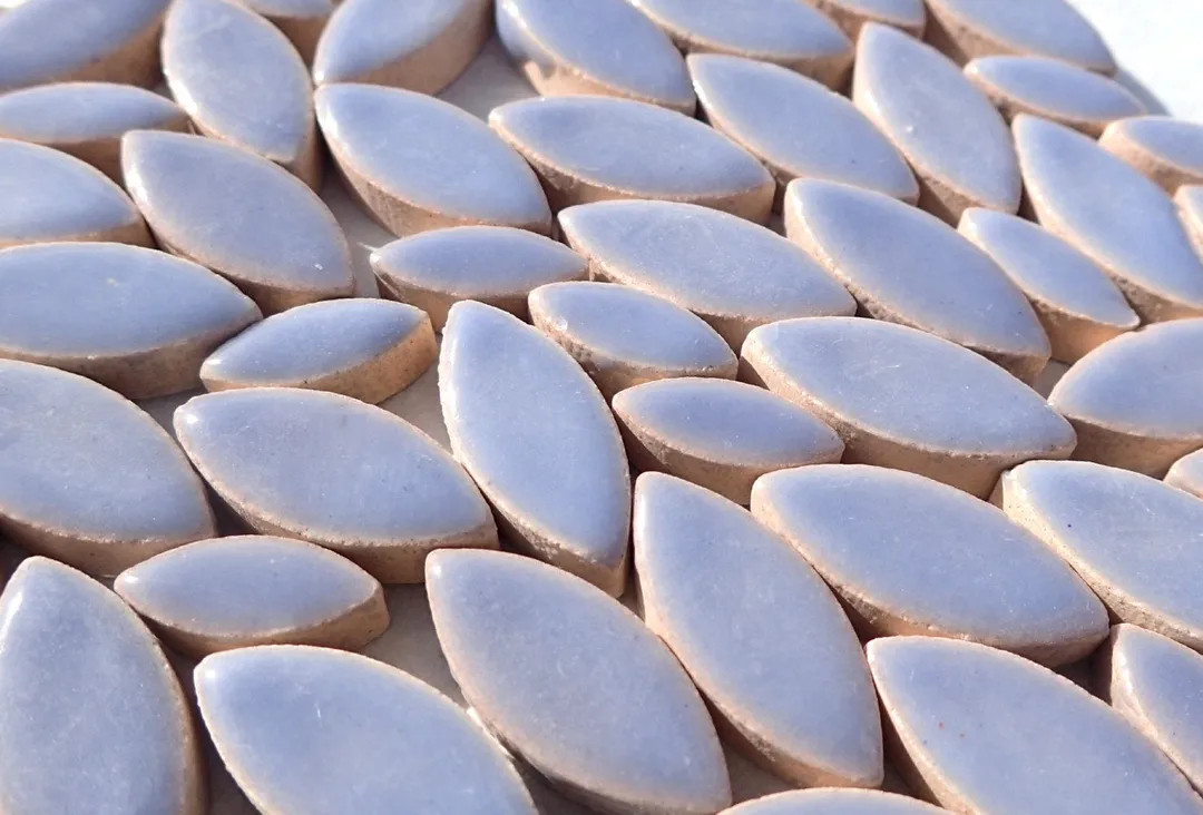 These petal tiles come in a mix of 2 different sizes: 1/2" long and 1/4" wide (13mm x 6mm) for th... | Etsy (US)