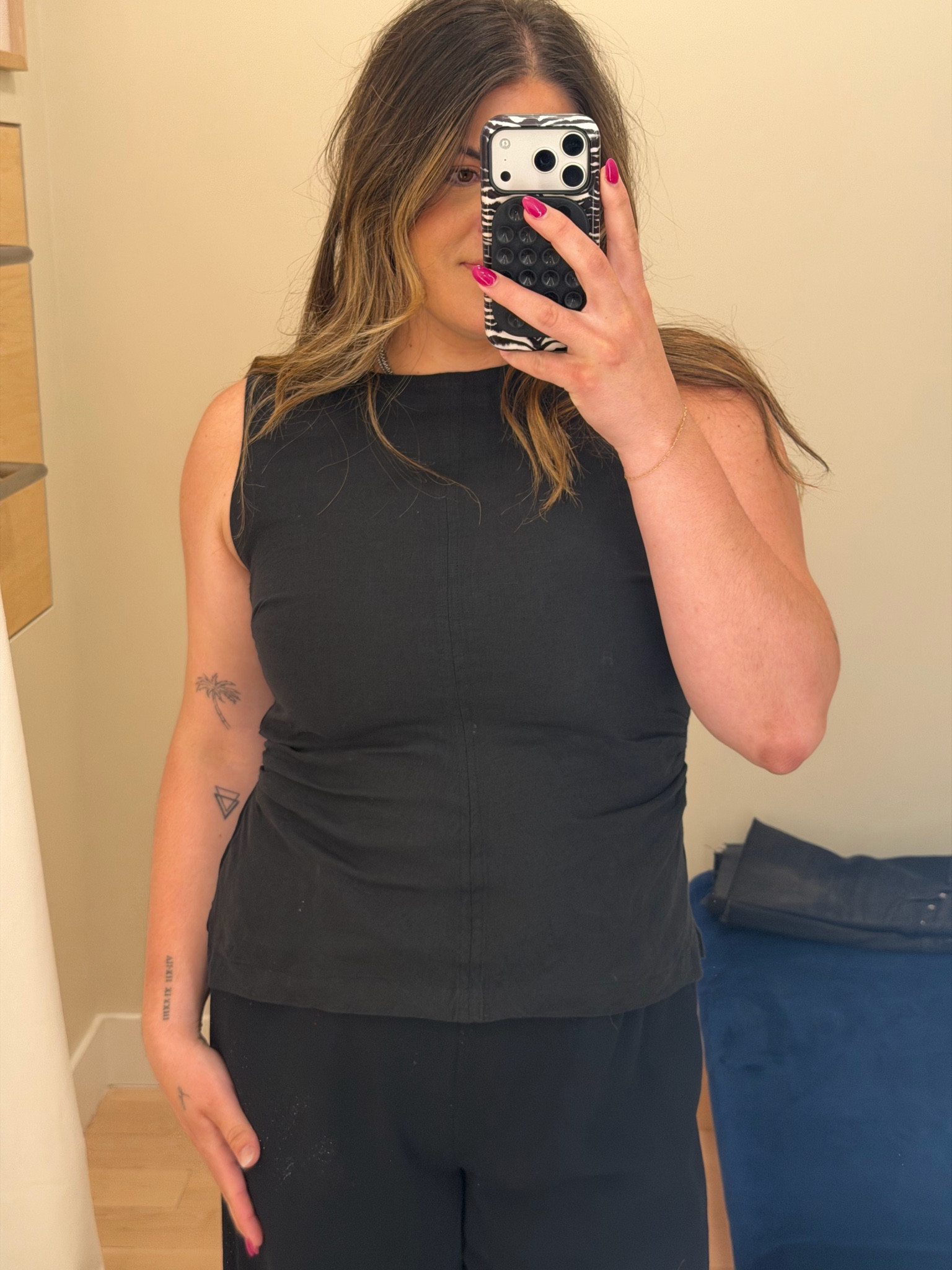 Recently tried on it made well! Obsessed with this top in size 14, so flattering

Midsize, size 12, size 14, mom style, curvy outfit
