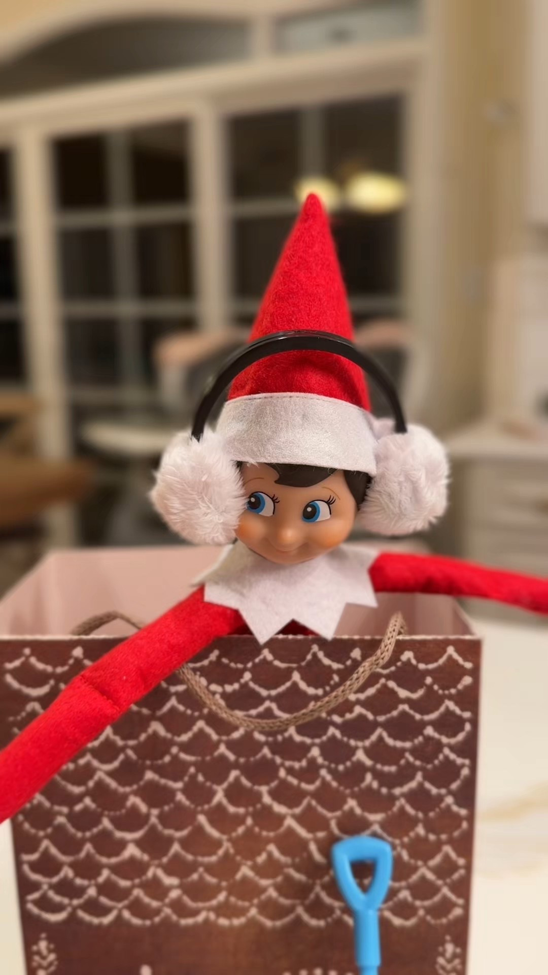 It’s been a full week of doing Elf on the Shelf and now my kids wake up every single morning so excited to see what our little elf Archie is up to. 🧝‍♂️✨
For gingerbread-making day — and after our big snowstorm — I thought it would be fun to dig through our kit to find the perfect scene for him. And honestly… I highly recommend it! It’s way more cost-effective than buying everything at the dollar store, and the props are SO cute and make setups super easy.
Comment “elf kit” and I’ll send you the direct link! 🎁❄️

#ElfOnTheShelf #ElfIdeas #ElfOnTheShelfIdeas #ChristmasMagic #ElfSeason #ElfOnTheShelfFun #HolidayTraditions #ElfSetup #ElfInspiration #ChristmasCountdown #DecemberMagic #MomLifeChristmas #ChristmasWithKids #ElfOnTheShelf2024 #ElfMischief #ElfProps #HolidayMoments #ChristmasFun #FestiveIdeas #DIYChristmasMagic #ElfOnTheShelfTime #ElfEveryone #ElfScenes #ElfKit #HolidayVibes

#LTKGiftGuide #LTKHoliday #LTKKids