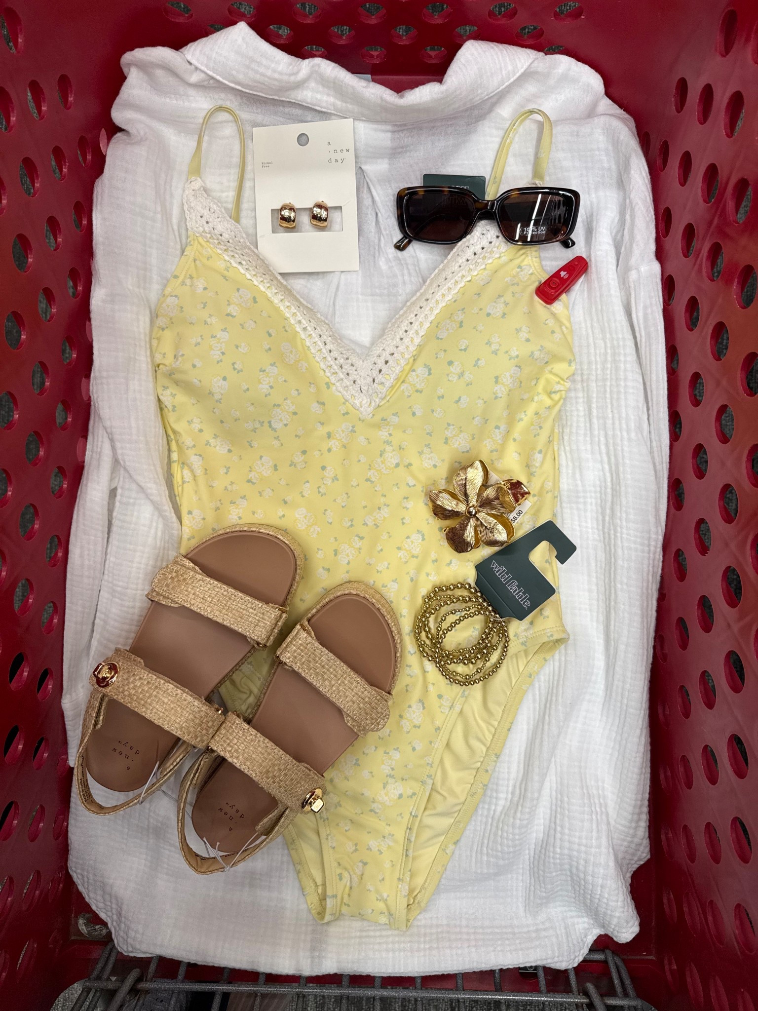 straight out of a 90s summer catalog 🌼
