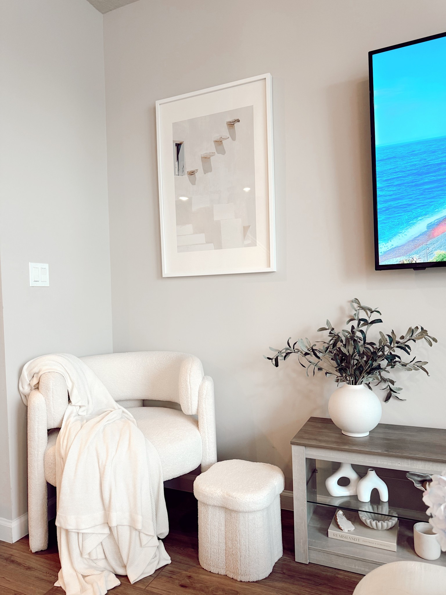 Cozy Minimalist Corner 

#LTKHome