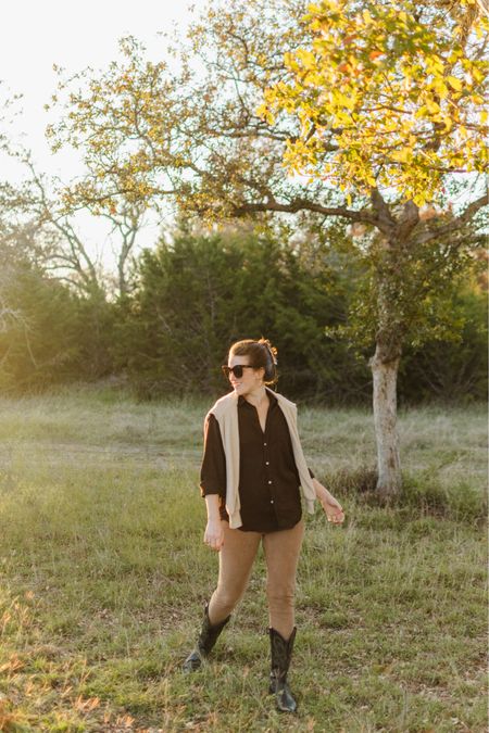 Forgot about these golden hour photos we snapped at the ranch last month, just happened upon the perfect sun glow after a late afternoon trip to Storm’s 😂





#LTKtravel #LTKSeasonal