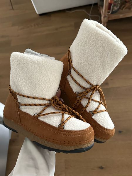 Walmart. Walmart fashion. Moon boot. Moon boot dupes. Ski trip. Winter fashion. Cold weather. Boots. Snow boots. Ski shoes  

#LTKSeasonal #LTKsalealert #LTKshoecrush
