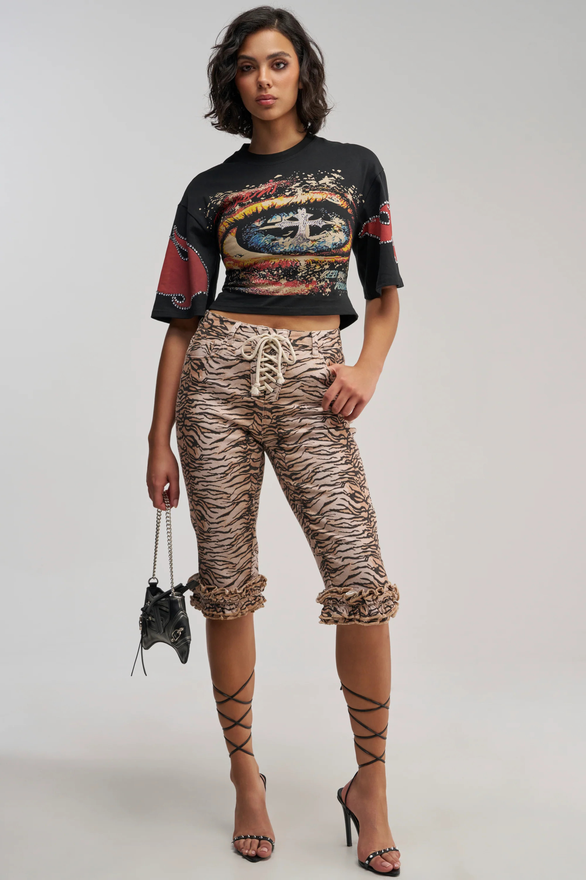 AKIRA Sexy Tiger Capri | Black | Size Large | AKIRA
