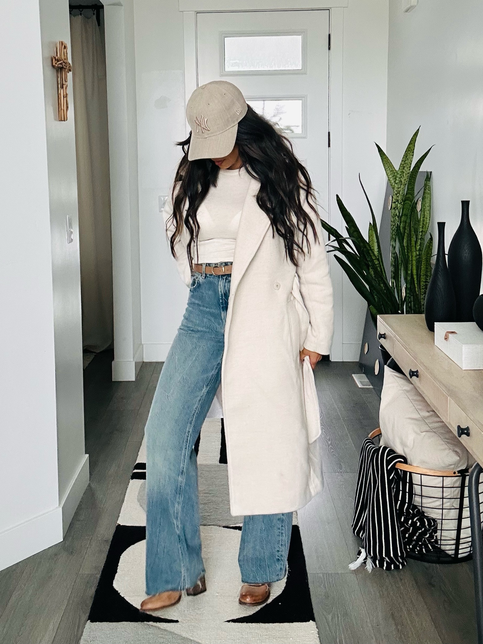 Soaking up the last few weeks of coat season… or at least that’s what I’m telling myself. Bring on Spring!  ☀️ 

Wearing Zara Jeans (unable to tag dm for link) 

#zara #zarajeans #h&m #aritzia #freebird 

#LTKStyleTip #LTKFindsUnder100 #LTKOver40