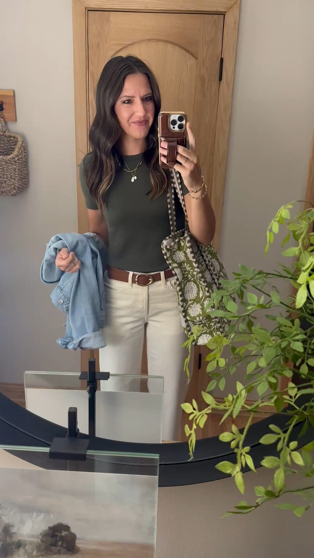 Today’s church outfit 

Top - small
Jeans - size down, I’m in a 0 short for a crop length.
Small denim jacket 
