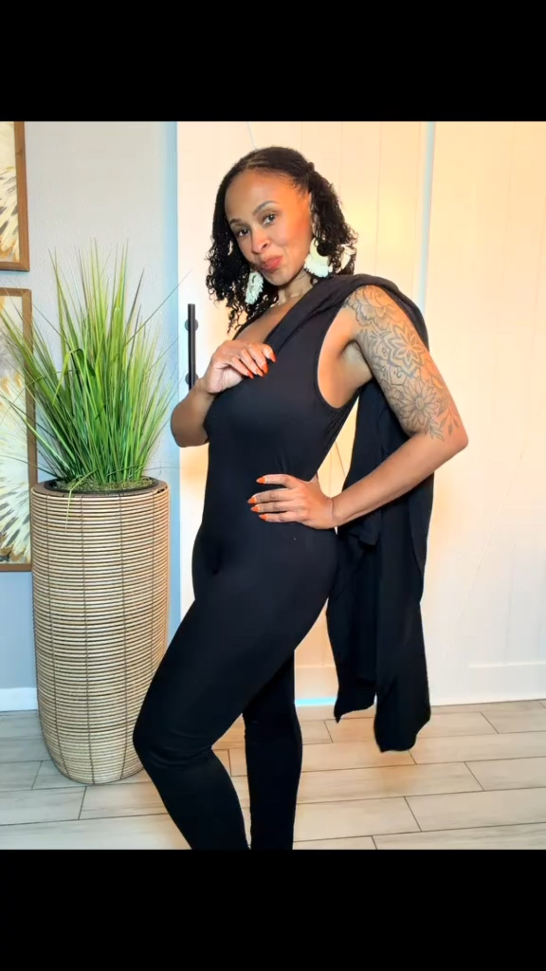 It’s officially jumpsuit season ✨ Effortlessly chic and oh-so-versatile — dress it up with heels or keep it casual with sneakers. Pair it with a cozy cardigan for the perfect fall look 🍂🖤

#FallFashion #OOTD #JumpsuitStyle #StyleInspo #FallOutfitIdeas #ComfyChic #CardiganSeason