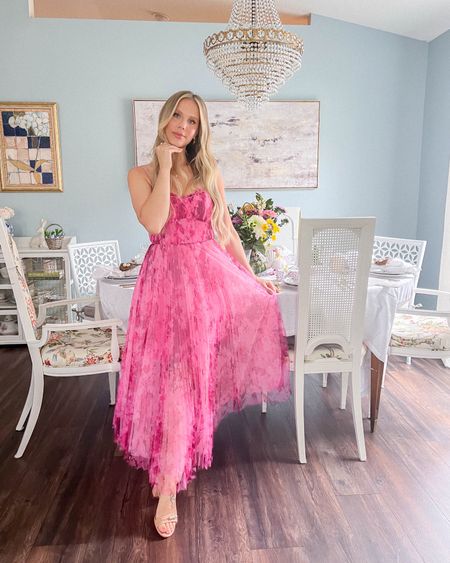 Monique Lhuillier pink tulle dress 

#LTKstyletip #LTKFind #LTKwedding